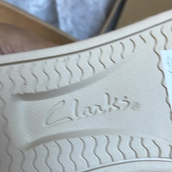 NIB Clarks red suede leather espadrilles sz 7. Azella Theoni Soft cushion soles. - Picture 7 of 10